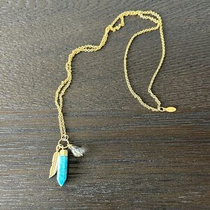 Chic Gold Necklace with Turquoise Pendant